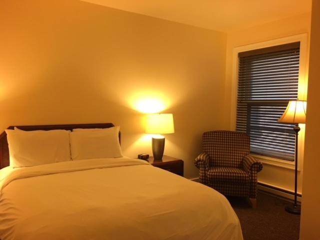 Washington Plaza - 2*